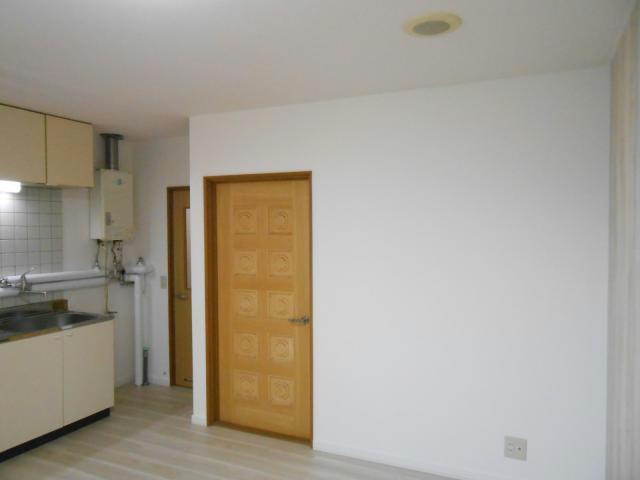 イシュタール鶴巣の居間・リビング