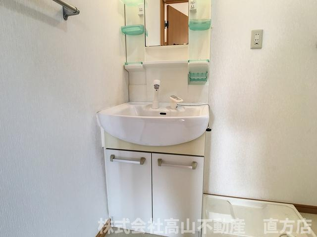 直方市大字感田のアパートの洗面所