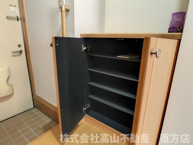 直方市大字感田のアパートの玄関