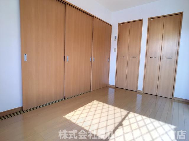 直方市大字感田のアパートの洋室