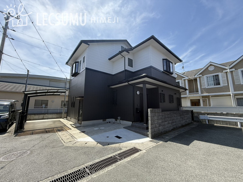 姫路市東山/中古戸建の前面道路含む現地写真