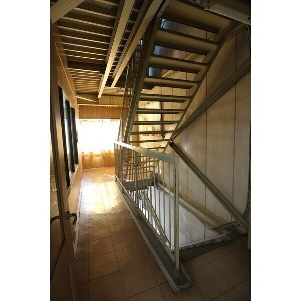 	向島町5丁目倉庫のロビー