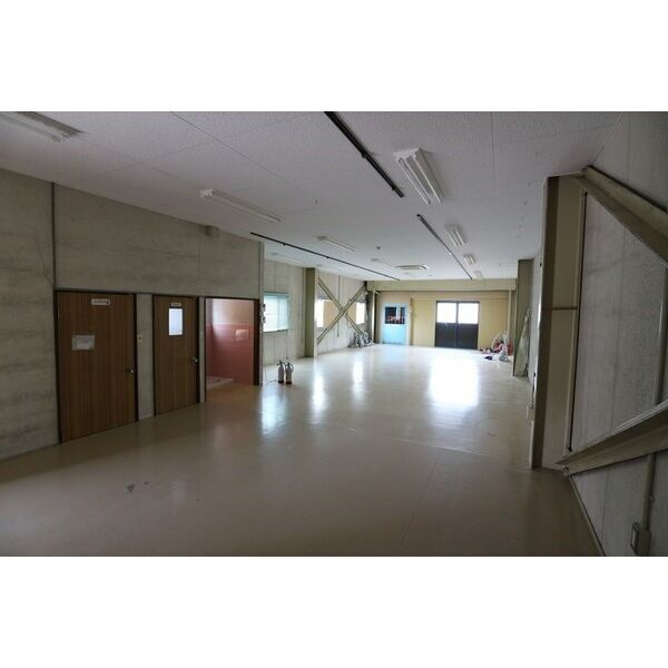 	向島町5丁目倉庫のロビー