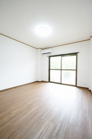 サンライズ・リヴァーの居間・リビング