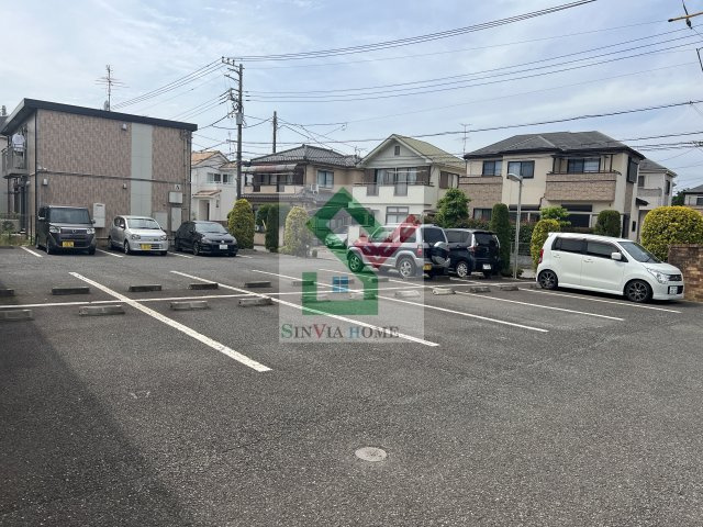 コンフォートテラスCの駐車場