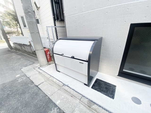 ホワイトセラスのその他共用部分|建物内ごみ置き場☆