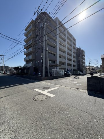 【外観】 | 相模線「北茅ヶ崎駅」徒歩9分と電車利用に便利な立地でございます◎　
「茅ヶ崎駅」まで自転車で6分の好立地♪