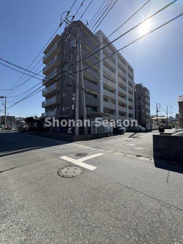【外観】 | 相模線「北茅ヶ崎駅」徒歩9分と電車利用に便利な立地でございます◎　
「茅ヶ崎駅」まで自転車で6分の好立地♪