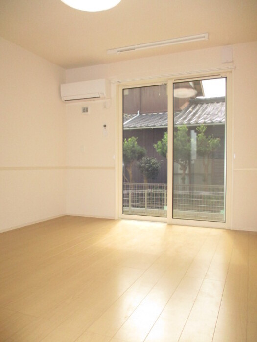 グレイス小松の居間・リビング