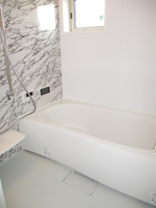 グレイス小松の浴室