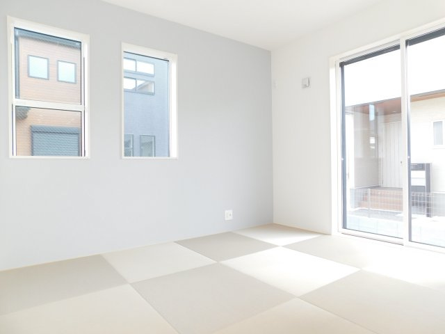 名古屋市中川区打出１丁目の新築一戸建の和室|◇和室◇　　お子様の遊び場やお昼寝のスペースにも利用できます♪　全居室収納完備！