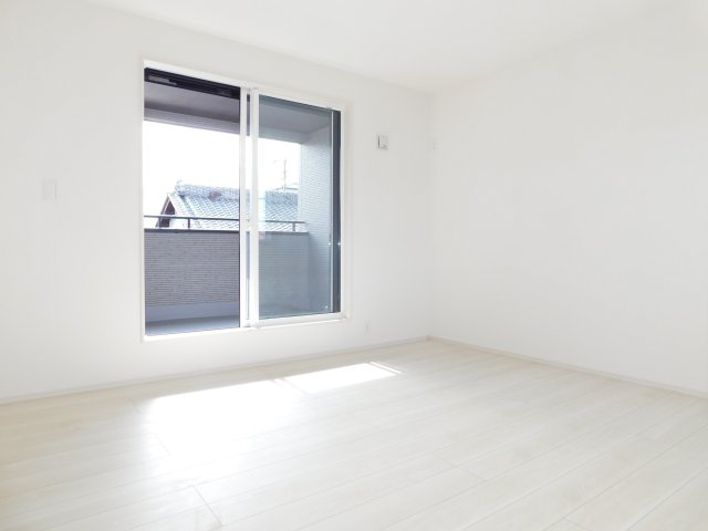 名古屋市中川区打出１丁目の新築一戸建の洋室|◇洋室◇　　南面で明るい洋室７．０帖　全居室収納完備！　インナーバルコニー付き♪
