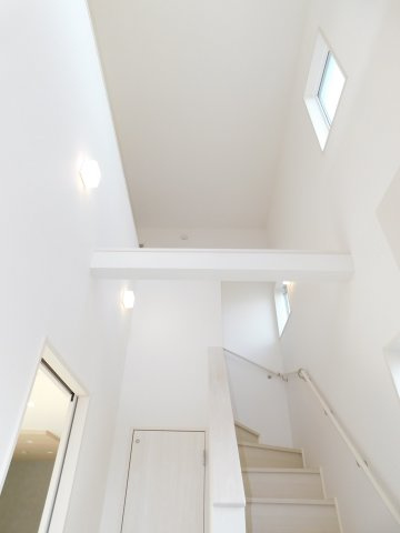 名古屋市中川区打出１丁目の新築一戸建のその他|◇玄関ホール◇　　明るく開放感のある空間を演出する吹抜のエントランス♪