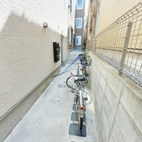 リュクスカーサ中野の駐車場|駐輪場です。