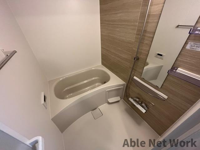 シェル グローリー（ＳｈｅｌｌＧｌｏｒｙ）B棟の浴室|追い焚き機能付