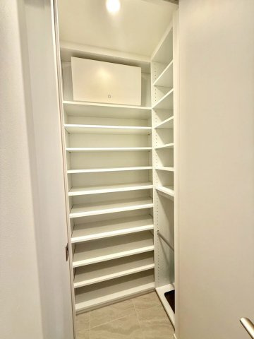 Sun Village T棟 33階の収納
