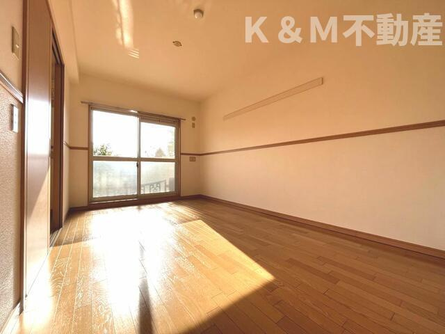 （ＰＥＴ可）クレストガーデン南柏の居間・リビング|こちらの居間で趣味の時間をお楽しみください