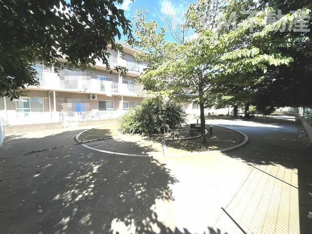 （ＰＥＴ可）クレストガーデン南柏の駐車場|駐車場に車を止められます