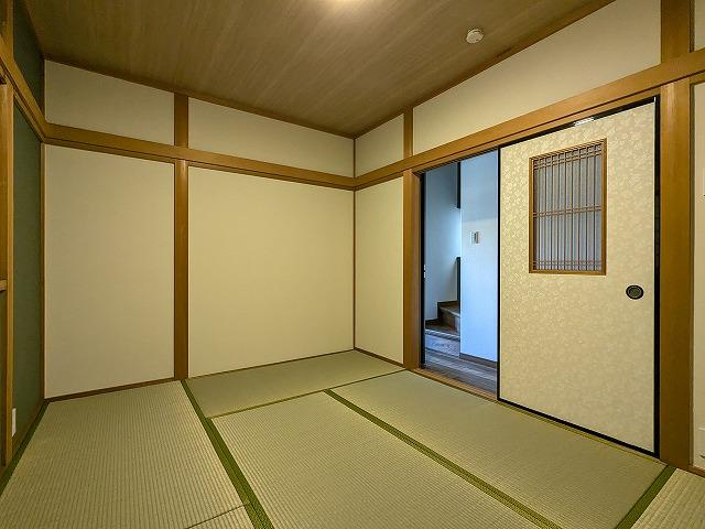 楠葉並木1丁目　中古一戸建ての和室|和室6.0帖
■物件内覧・資金計画相談・住宅ローン相談、リフォーム相談、お問合せ受付中■
※当日・翌日のご内覧、ご相談はお電話でのお問合せがスムーズです！