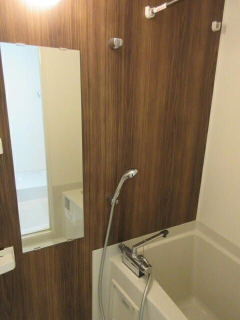 アイリス浦和岸町の浴室