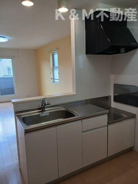 ブリッサのキッチン|コンパクトなキッチンで掃除もラクラク