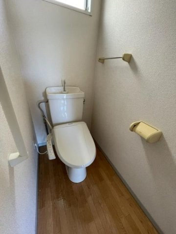 プレジール倉本 A棟のトイレ|温水洗浄暖房便座