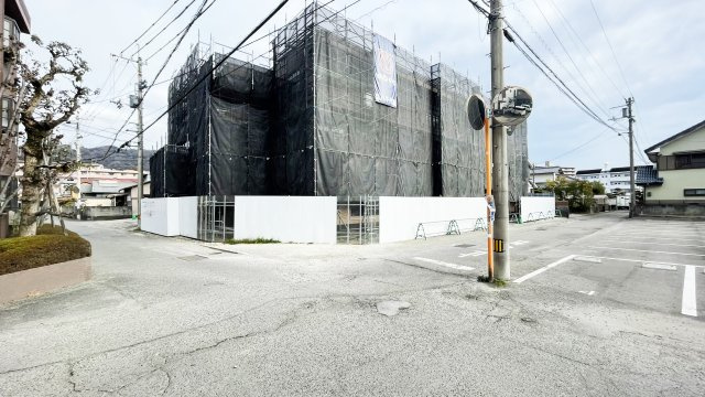 ガーデンヒルズ城南Ⅷ　西棟の駐車場