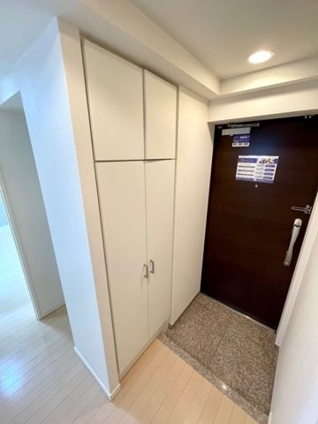 レジディア蒲田Ⅱの玄関