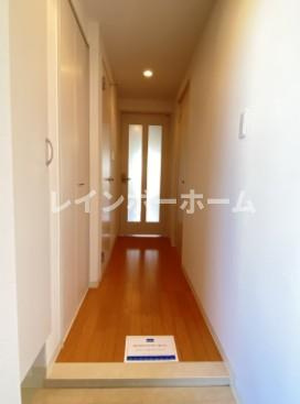 ルミエール（千葉）の玄関