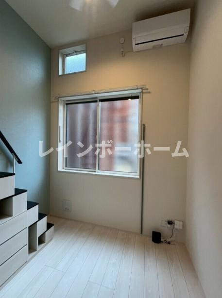 MJ　TERRACE　TAKASAGOの居間・リビング