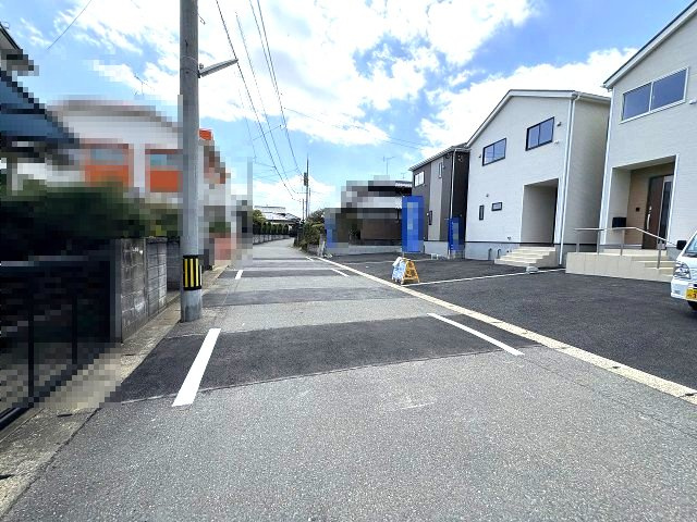 【その他】 | 春日市一の谷1丁目第8　4号棟（全4棟）【仲介手数料無料・0円】 | 現地写真。前面道路です。