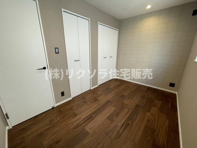 松丘町　中古一戸建ての子供部屋|洋室5.0帖
■物件内覧・資金計画相談・住宅ローン相談、リフォーム相談、お問合せ受付中■
※当日・翌日のご内覧、ご相談はお電話でのお問合せがスムーズです！