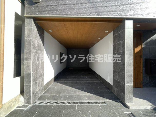 松丘町　中古一戸建ての駐車場|2台駐車可能（車種による）
■物件内覧・資金計画相談・住宅ローン相談、リフォーム相談、お問合せ受付中■
※当日・翌日のご内覧、ご相談はお電話でのお問合せがスムーズです！