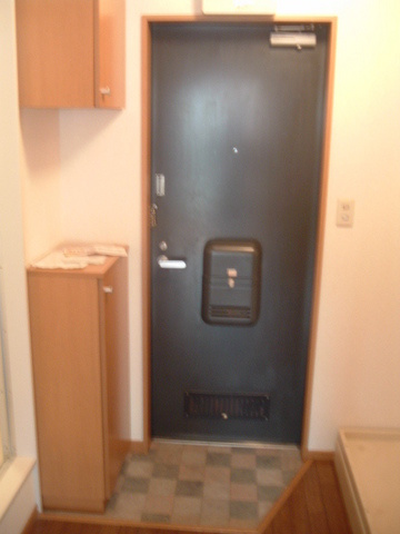 メゾンＫの洗面所|すっきりとして使いやすい玄関スペース