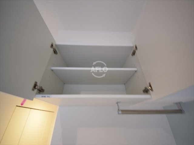 セレニテ心斎橋グランデの収納|セレニテ心斎橋グランデ　上段収納