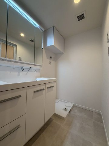 京町ビルの独立洗面台|使いやすい独立洗面台です