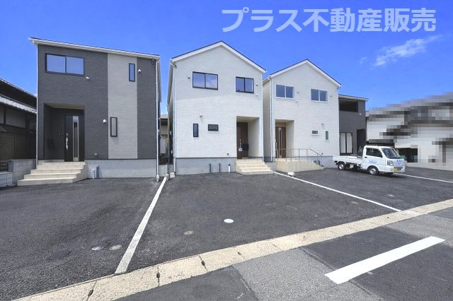 【外観】 | 春日市一の谷1丁目第8　3号棟（全4棟）【仲介手数料無料・0円】 | 現地写真。プラス不動産販売なら、現場の全ての棟をまとめてご見学頂けます。
