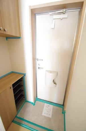 川崎市麻生区高石５丁目のアパートの玄関