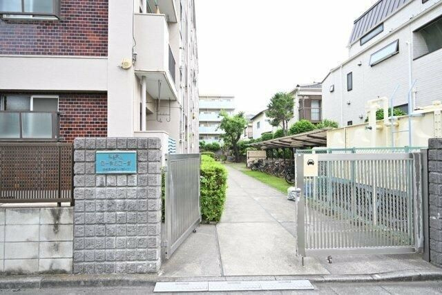 志村城山ローヤルコーポのエントランス