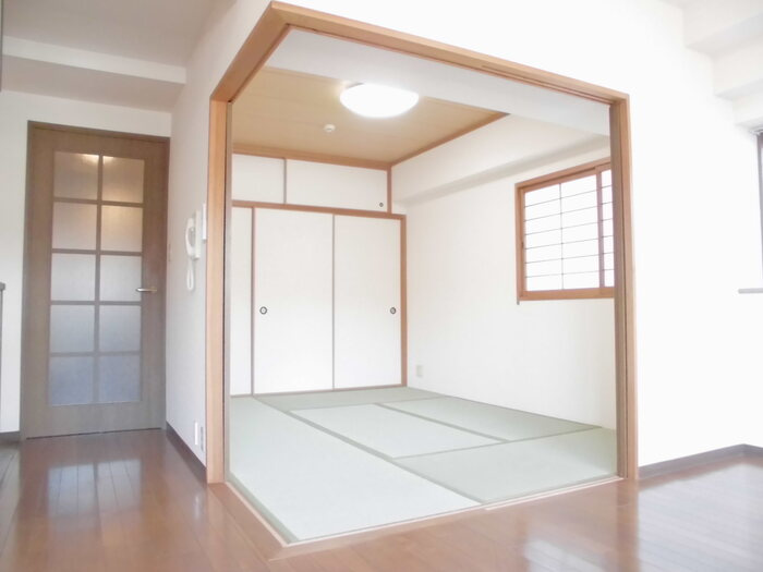 プラザハイツ二ツ屋F棟の和室