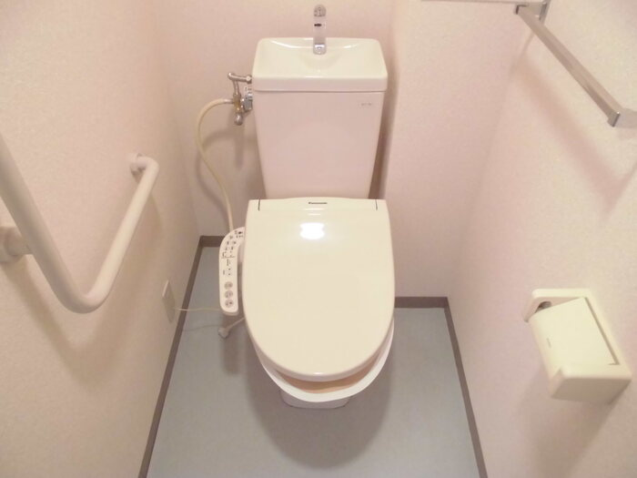 プラザハイツ二ツ屋F棟のトイレ