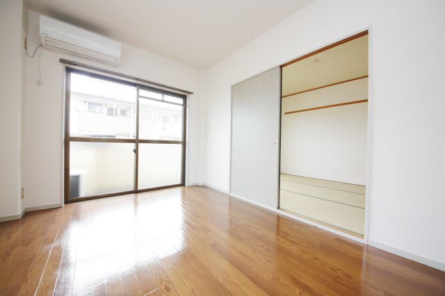 アーバニア武路Ｂ棟の洋室