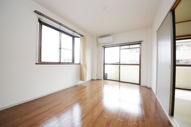 アーバニア武路Ｂ棟の洋室