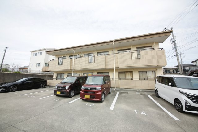 アーバニア武路Ｂ棟の駐車場