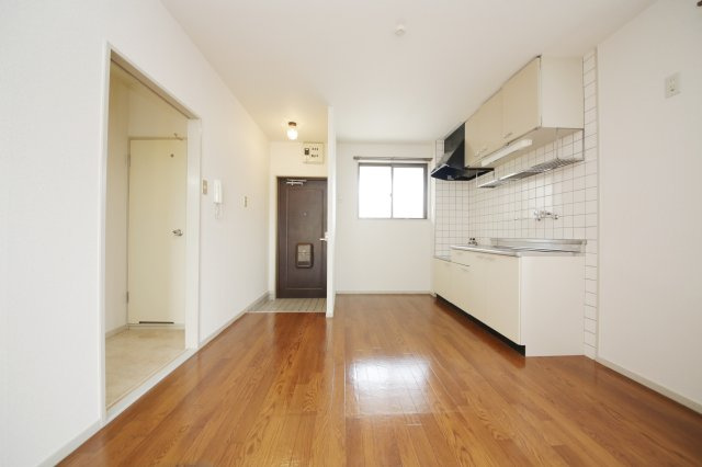 アーバニア武路Ｂ棟の居間・リビング