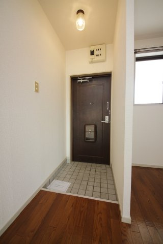 アーバニア武路Ｂ棟の玄関