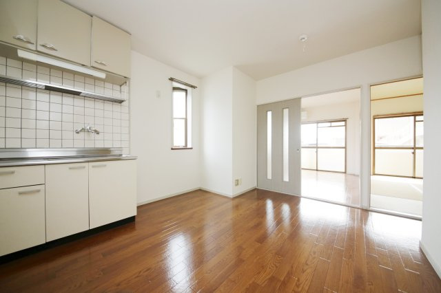 アーバニア武路Ｂ棟の居間・リビング