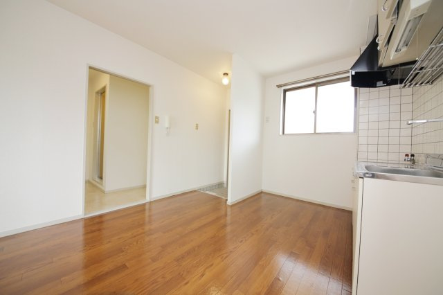 アーバニア武路Ｂ棟の居間・リビング