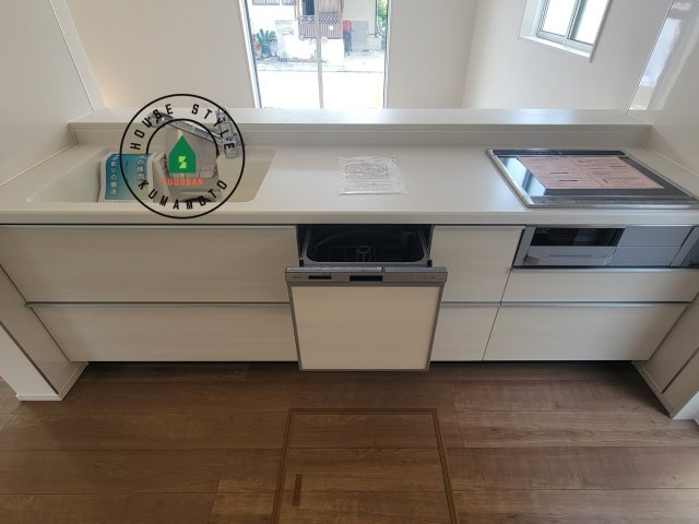 合志市豊岡第4-1棟(1号棟)の内観：施工例|ご家族を近くに感じられる対面キッチンのLDK。会話もはずみそうですね。