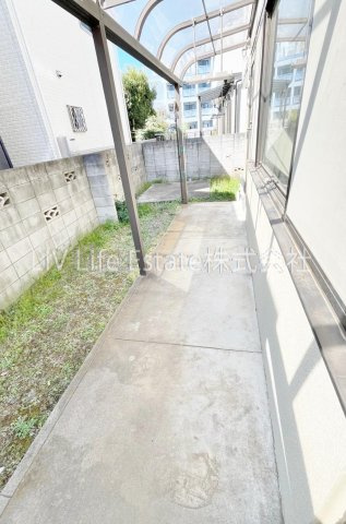 西東京市芝久保町３丁目の賃貸マンションのバルコニー